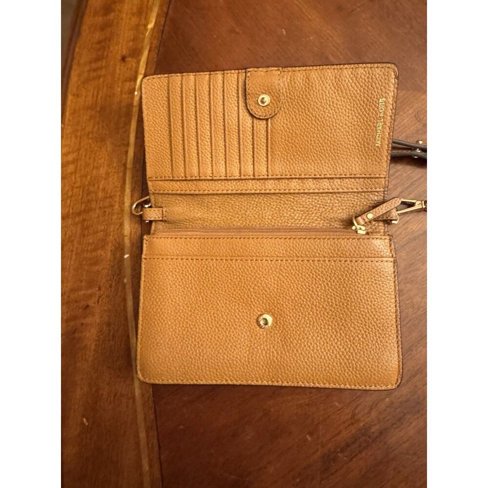 Michael Kors Small Leather Beige Crossbody Bag - Picture 5 of 9